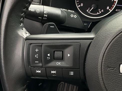 Used 2025 Nissan Pathfinder SV FWD image 24