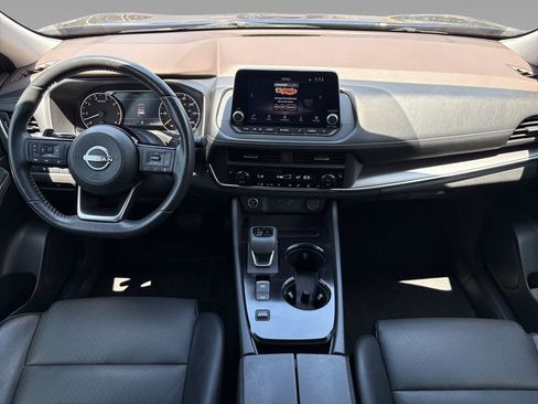 Used 2023 Nissan Rogue SV w/ SV Premium B Package FWD image 2