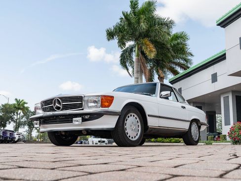Used 1987 Mercedes-Benz 560 SL image 14