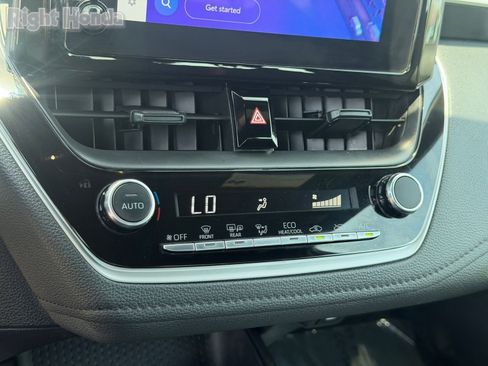 Used 2025 Toyota Corolla SE FWD image 28