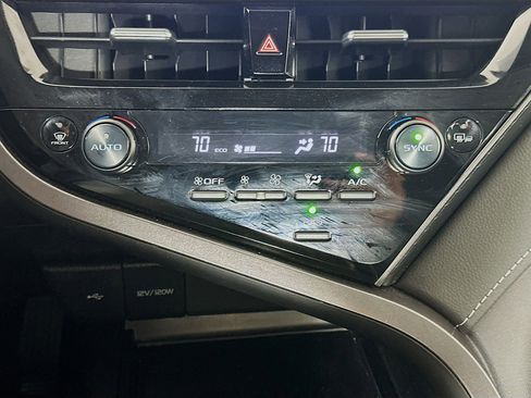 Used 2024 Toyota Camry SE image 23