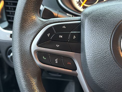 Used 2021 Jeep Cherokee Latitude image 25