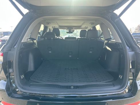 Used 2022 Jeep Grand Cherokee Limited 4xe w/ Luxury Tech Group II image 24