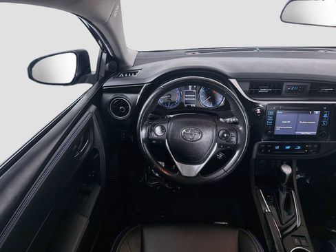Used 2019 Toyota Corolla XSE FWD image 17