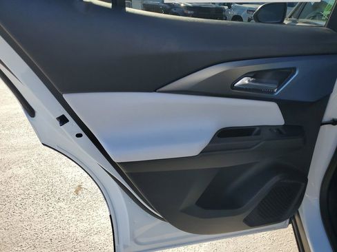 New 2026 Chevrolet Equinox EV LT image 15