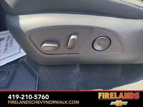 New 2025 Chevrolet Traverse LT w/ Midnight/Sport Edition image 24