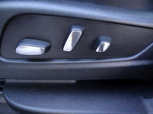 Used 2023 Cadillac XT5 Premium Luxury image 8