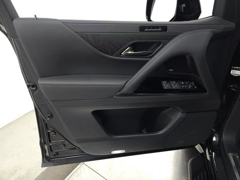 Used 2023 Lexus LX 600 4WD w/ Appearance Package image 16