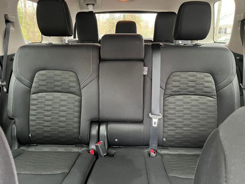 Used 2025 Nissan Pathfinder SV image 40