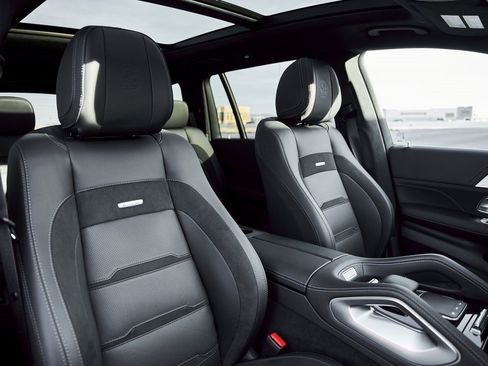 Used 2025 Mercedes-Benz GLS 63 AMG GLS 63 AMG image 41