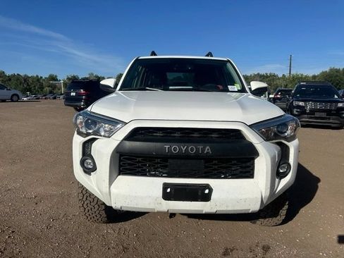 Used 2023 Toyota 4Runner SR5 AWD/4WD image 9