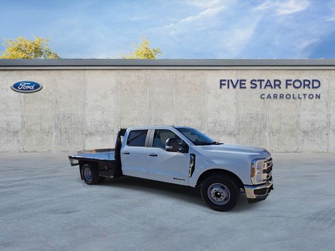 Used 2024 Ford F350 XL w/ XL Chrome Package image 2