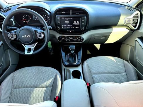 Used 2022 Kia Soul LX image 24