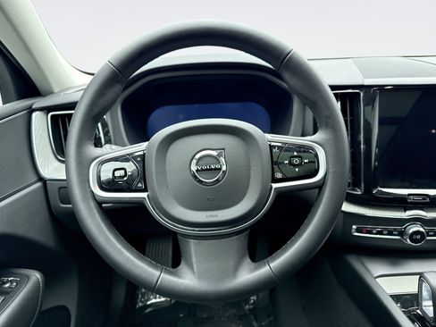 Used 2025 Volvo XC60 B5 Plus AWD/4WD image 12