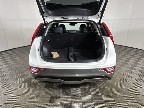 Used 2024 Kia Niro Wave w/ Wave Preserve Package FWD image 27