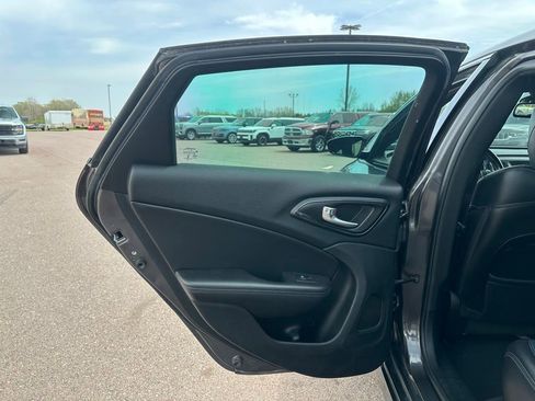 Used 2015 Chrysler 200 S FWD image 21