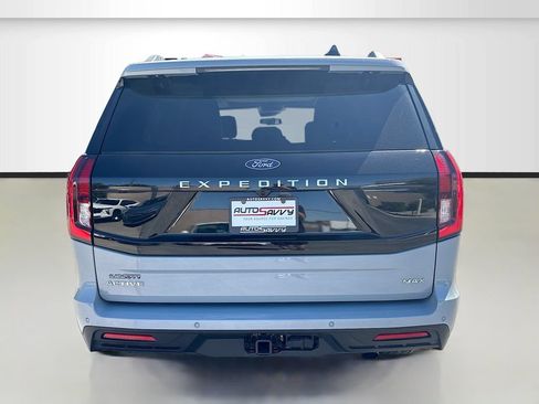 Used 2025 Ford Expedition Max Active AWD/4WD image 6