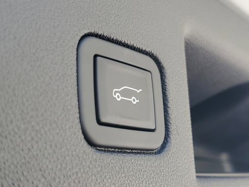 Used 2024 Chevrolet Equinox LT image 10