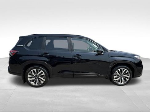Used 2025 Subaru Forester Touring w/ Popular Package - Touring AWD/4WD image 8