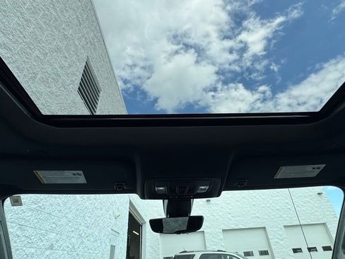 Used 2019 Chevrolet Silverado 1500 High Country w/ Technology Package image 21