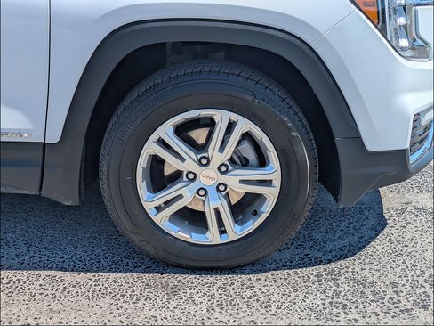 Used 2024 GMC Terrain SLE AWD/4WD image 12