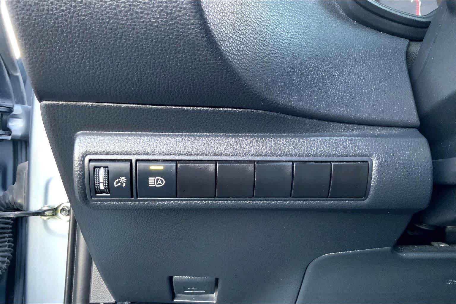 Used 2024 Toyota Corolla LE FWD image 33