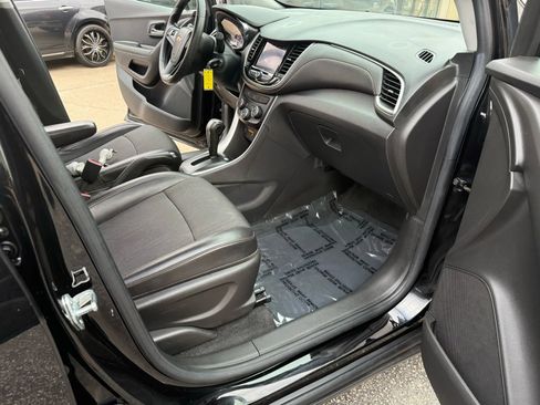 Used 2021 Chevrolet Trax LT image 18