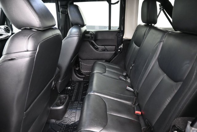 Used 2015 Jeep Wrangler Unlimited Sahara AWD/4WD image 18
