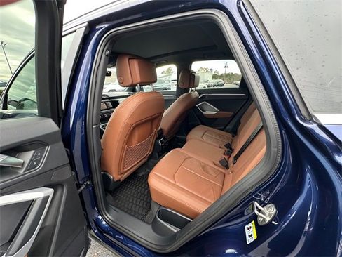 Used 2024 Audi Q3 2.0T Premium Plus image 18