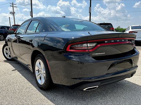 Used 2019 Dodge Charger SXT image 5