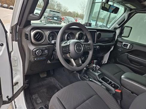 Used 2023 Jeep Wrangler Unlimited image 38