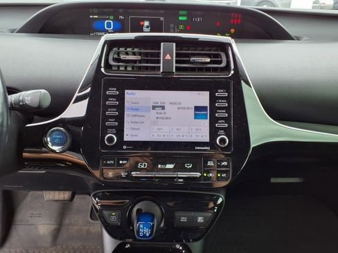 Used 2022 Toyota Prius XLE image 11
