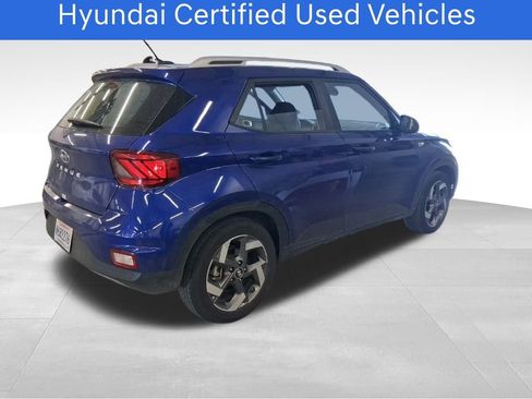 Certified 2025 Hyundai Venue SEL image 32