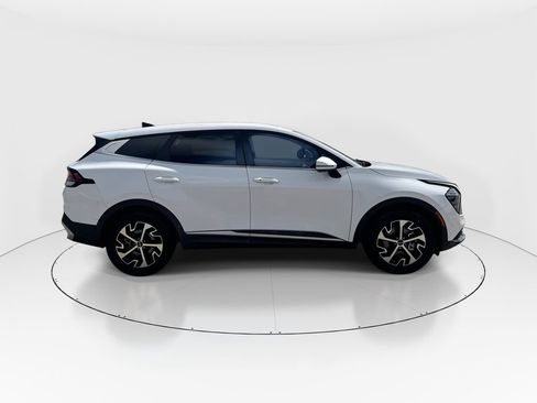 Used 2024 Kia Sportage EX FWD image 9