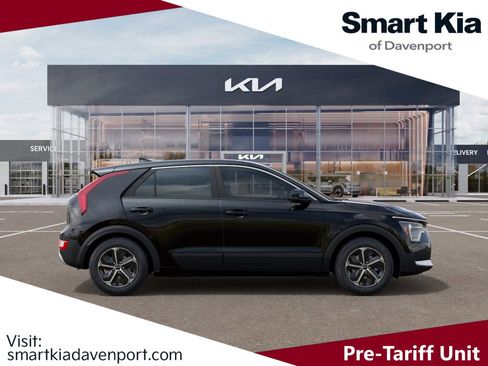 New 2025 Kia Niro LX image 7