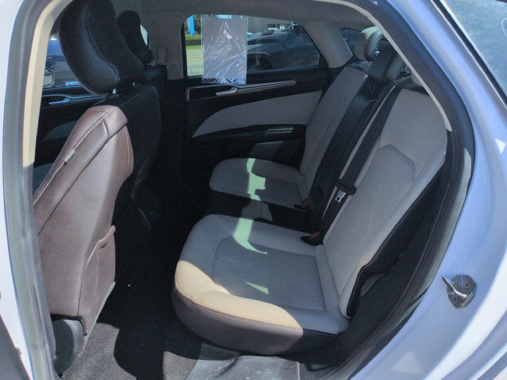 Used 2019 Ford Fusion SE w/ Equipment Group 151A FWD image 25