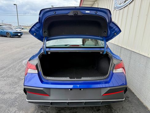 Used 2024 Hyundai Elantra SE image 5