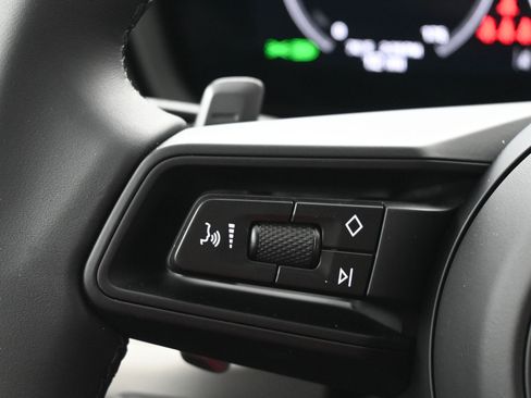 Certified 2026 Porsche Cayenne Coupe AWD/4WD image 19