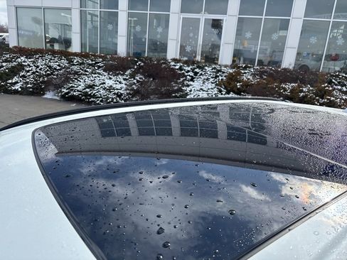 Used 2025 Volvo XC60 B5 Plus image 10