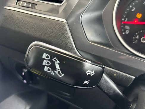 Used 2018 Volkswagen Tiguan S image 12