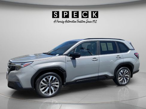 Used 2025 Subaru Forester Touring AWD/4WD image 1