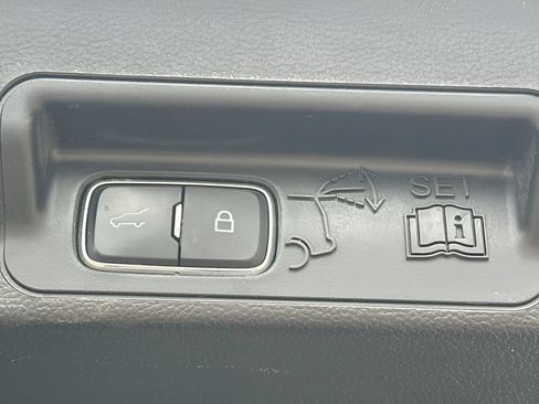 Used 2023 Ford Explorer XLT w/ Equipment Group 202A AWD/4WD image 10