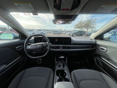 Used 2025 Kia K4 LXS image 33