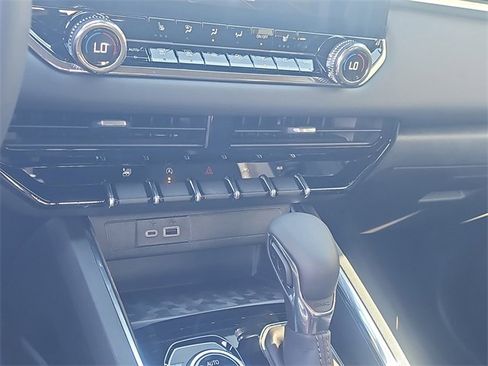 New 2025 GMC Canyon Elevation w/ Convenience Package image 13