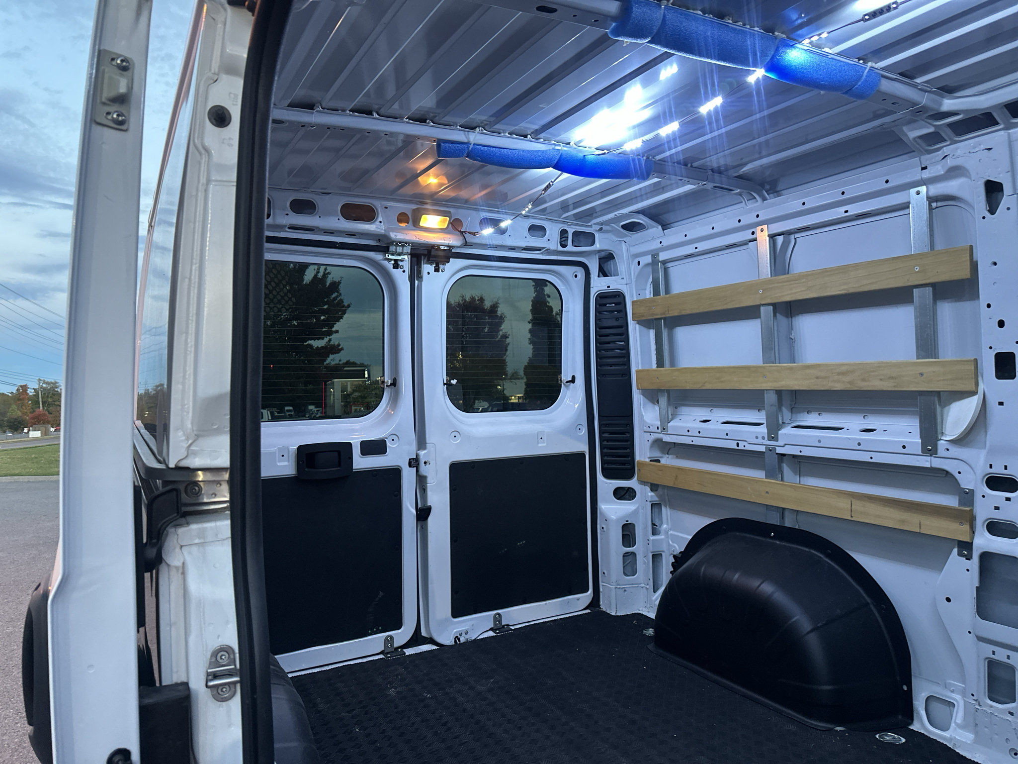 Used 2025 RAM ProMaster 2500 w/ U-Haul Equipment Group FWD image 14