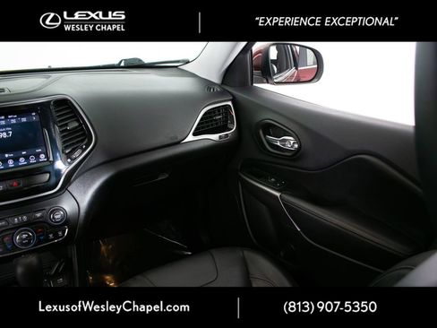 Used 2019 Jeep Cherokee Limited FWD image 26