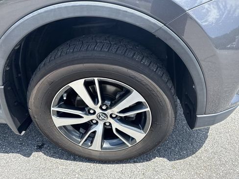 Used 2017 Toyota RAV4 XLE FWD image 12