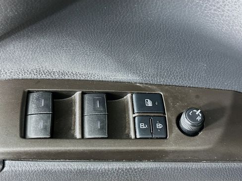 Used 2021 Toyota Camry SE FWD image 15