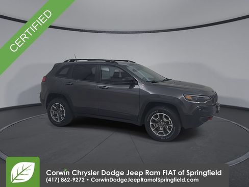 Used 2022 Jeep Cherokee Trailhawk w/ Trailer Tow Group AWD/4WD image 2