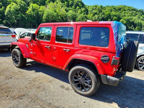 Used 2024 Jeep Wrangler Unlimited Sahara AWD/4WD image 3